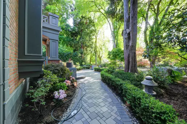 Vancouver, BC V6M 3L1,6038 Marguerite ST