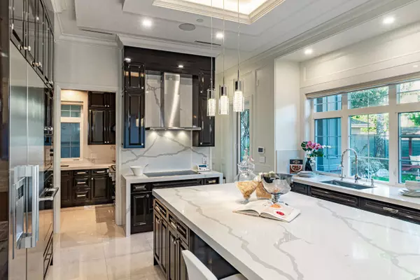 6038 Marguerite ST Vancouver, BC V6M 3L1