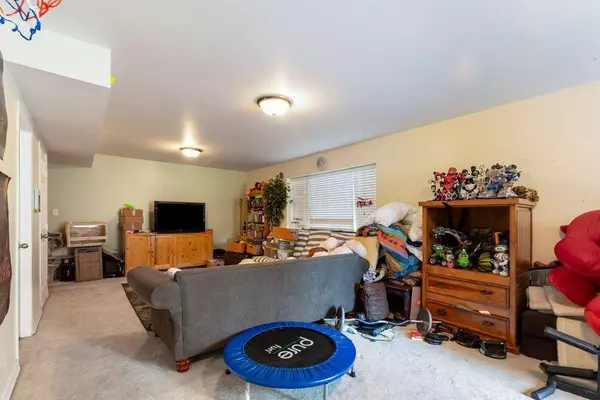 Tsawwassen, BC V4M 2C8,5116 Winskill DR