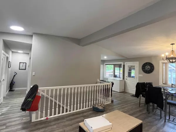 Surrey, BC V3R 4Z9,11380 Lansdowne DR