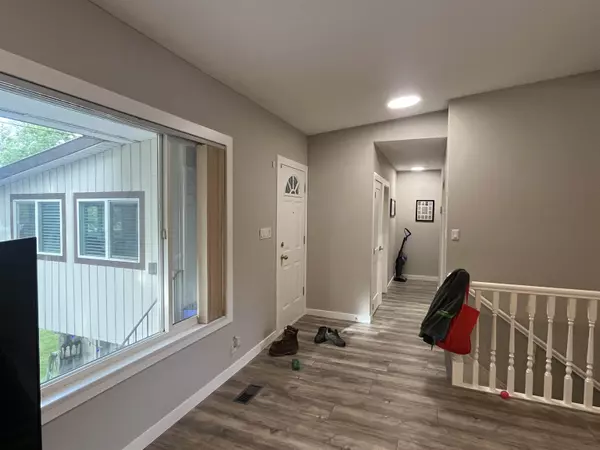 Surrey, BC V3R 4Z9,11380 Lansdowne DR