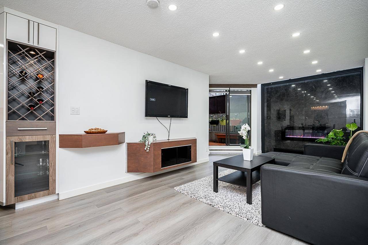 Vancouver, BC V6E 4C1,1040 Pacific ST #202