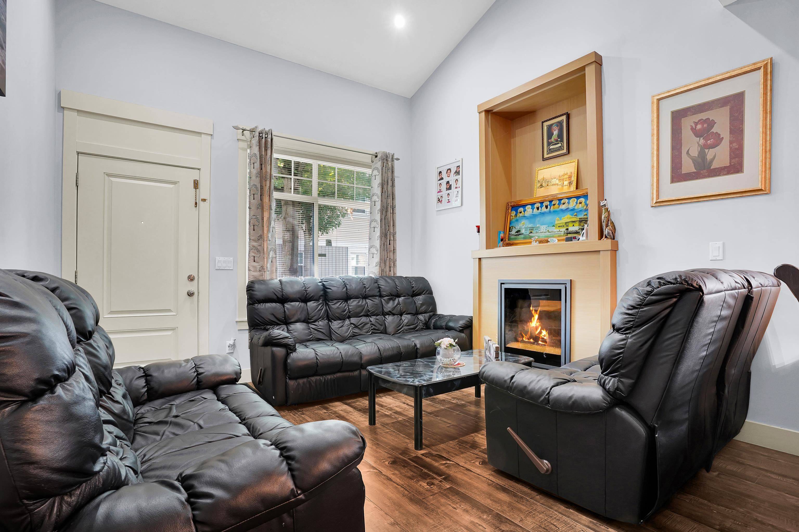Abbotsford, BC V2T 0C1,30748 Cardinal AVE #7