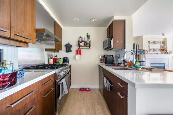 Vancouver, BC V6Z 2Y4,198 Aquarius Mews #2608