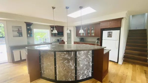 Abbotsford, BC V2T 1Y1,2577 Sunnyside CRES