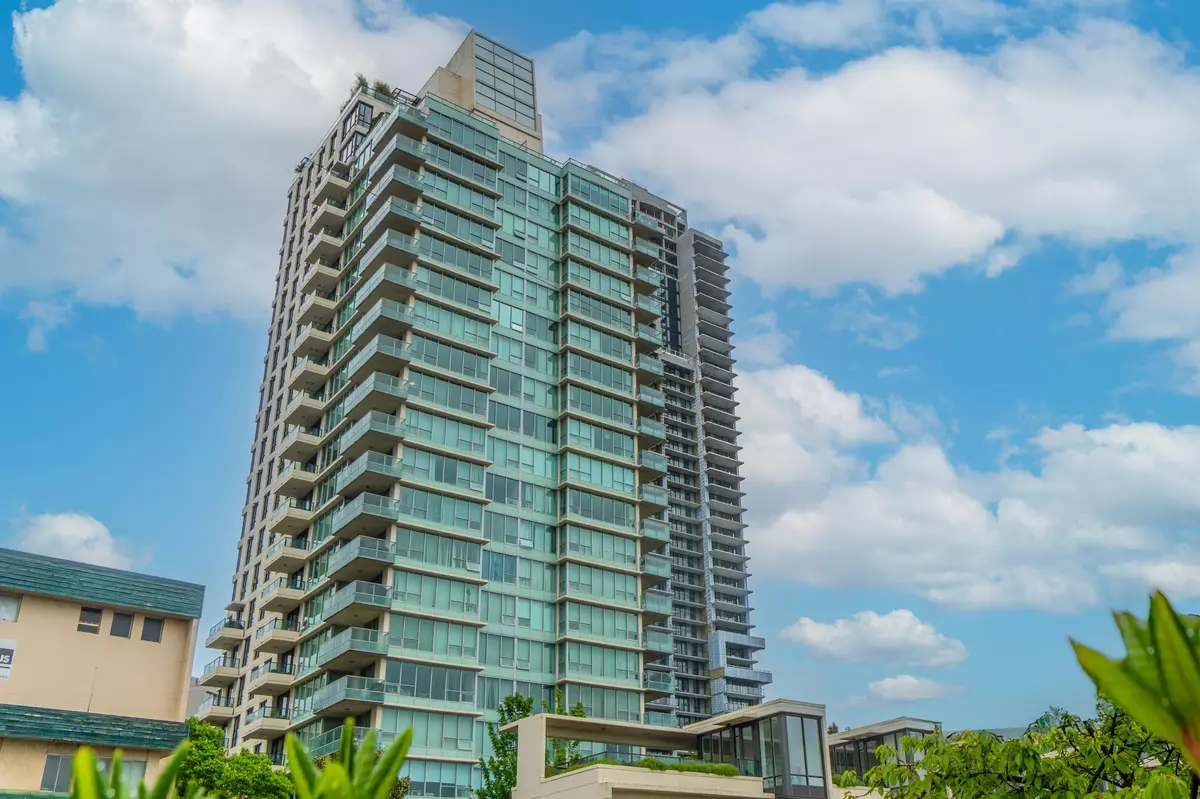 Burnaby, BC V5C 0G8,2200 Douglas RD #1901