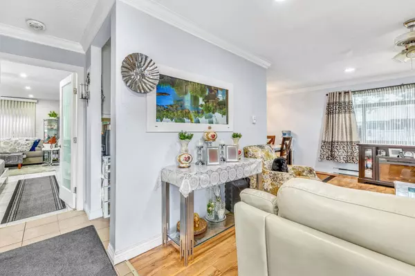 Surrey, BC V3W 4S1,6613 134 ST