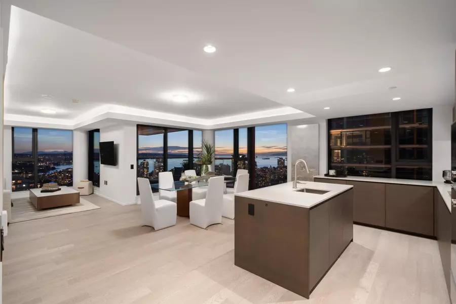 1408 Robson ST #2901, Vancouver, BC V6G 1B9