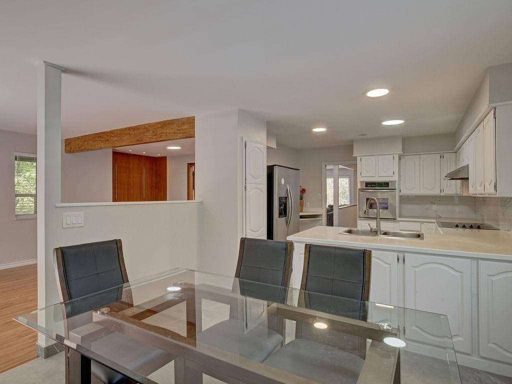 3295 Kraus RD Roberts Creek, BC V0N 2W2