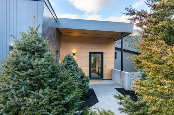 Pemberton, BC V0N 2L3,1780 Pinewood DR