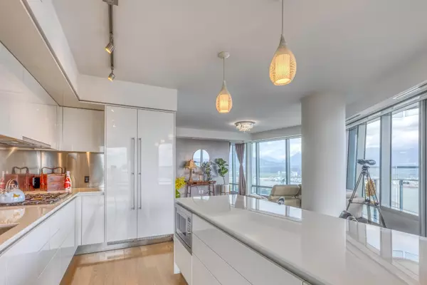 Vancouver, BC V6E 0B3,1151 W Georgia ST #5606