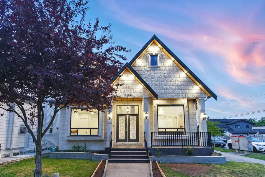 12151 66 AVE, Surrey, BC V3W 1Z8