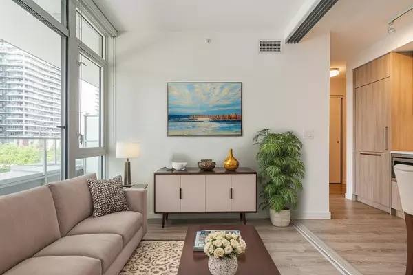 Surrey, BC V3T 0S1,13350 Central AVE #301