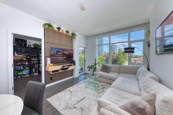 Burnaby, BC V5C 0M2,2351 Beta AVE #TH307