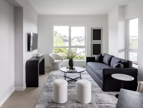 North Vancouver, BC V7L 1G2,422 E 3rd ST #103