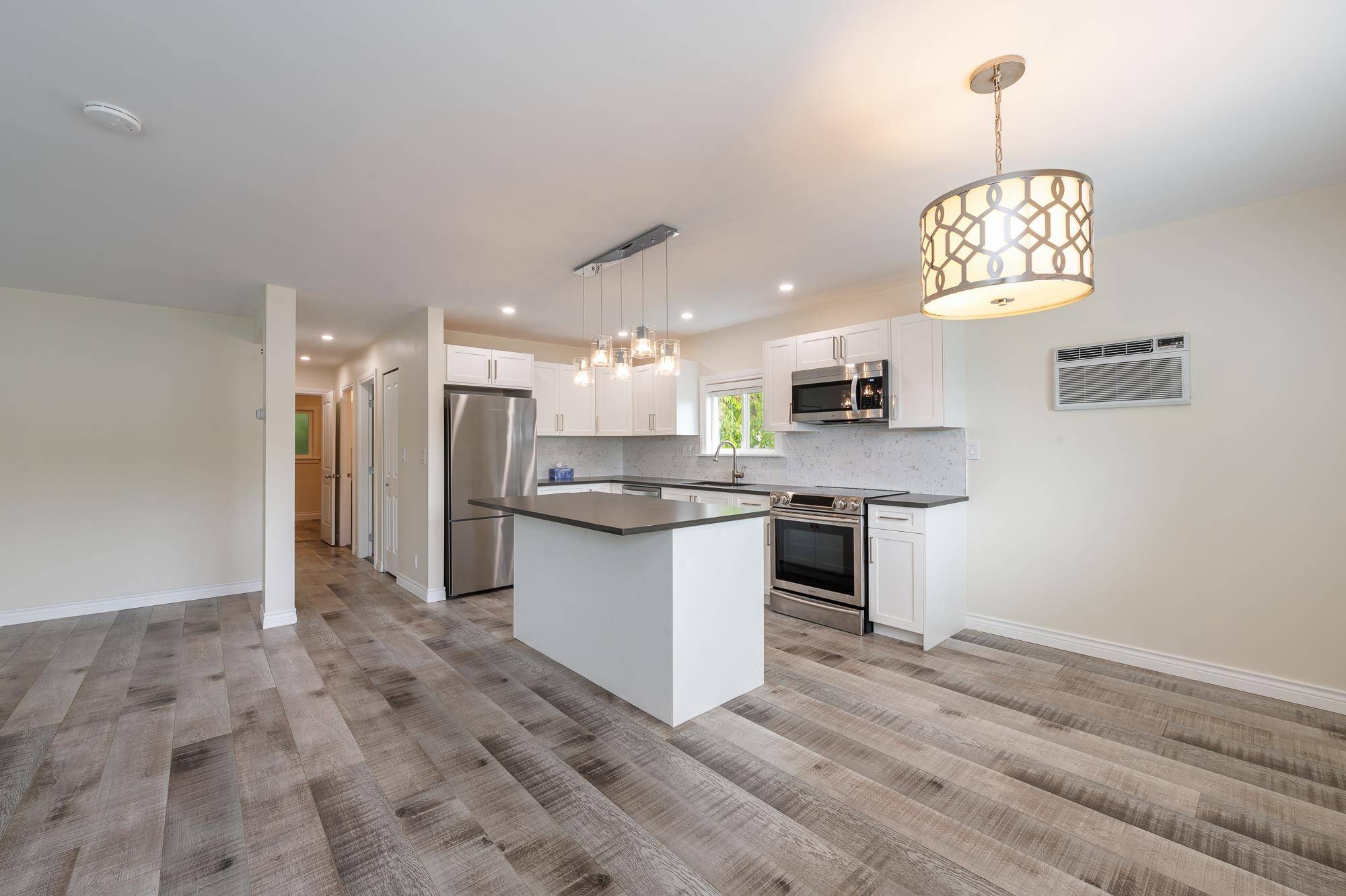 1840 160 ST #157 Surrey, BC V4A 4X4