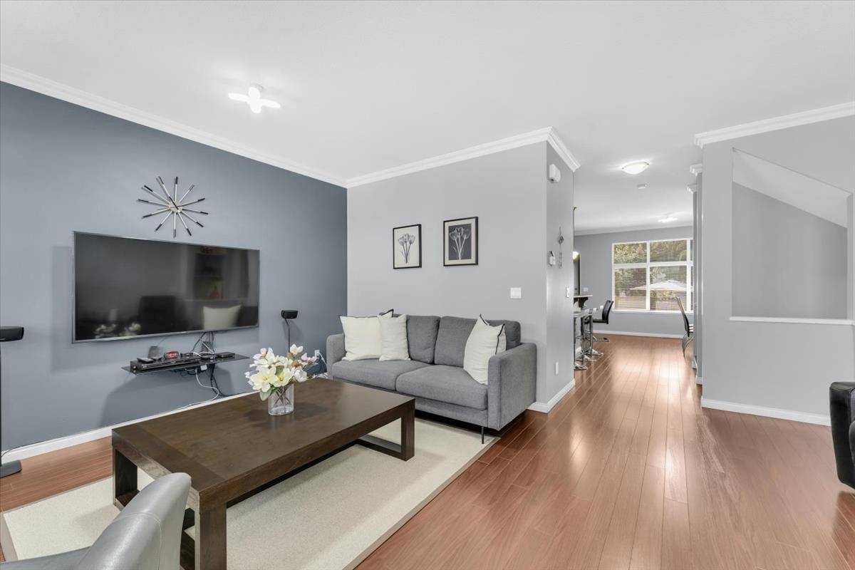 Surrey, BC V3W 1S1,7518 138 ST #7