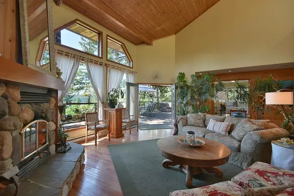 Halfmoon Bay, BC V7Z 1B2,8852 Redrooffs RD