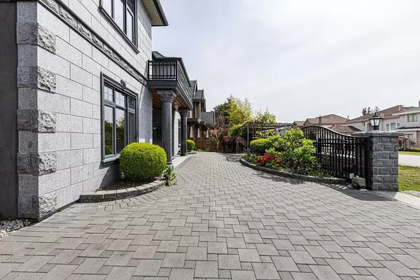 Richmond, BC V7A 1C8,7311 Bates RD