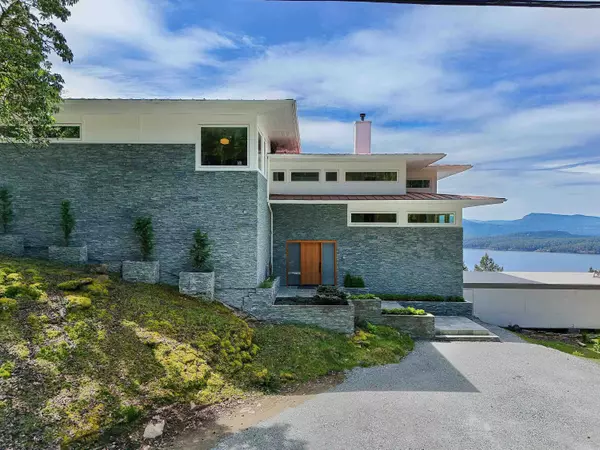 Mayne Island, BC V0N 2J2,356 East West RD