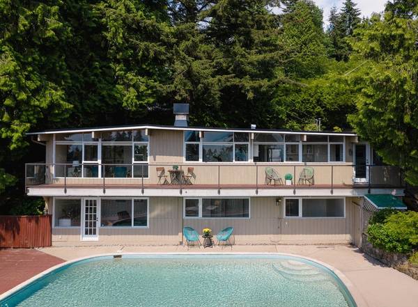 2750 Rosebery AVE, West Vancouver, BC V7V 3A2