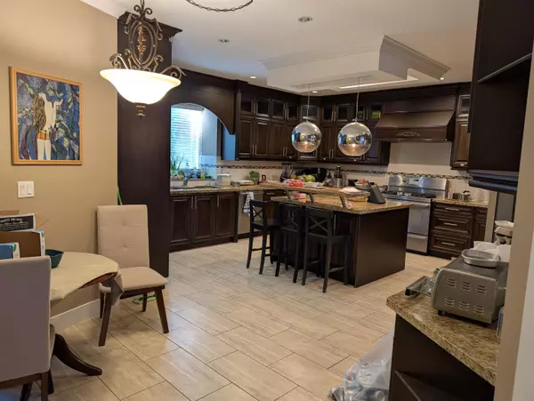 Coquitlam, BC V3K 2G1,701 Delestre AVE