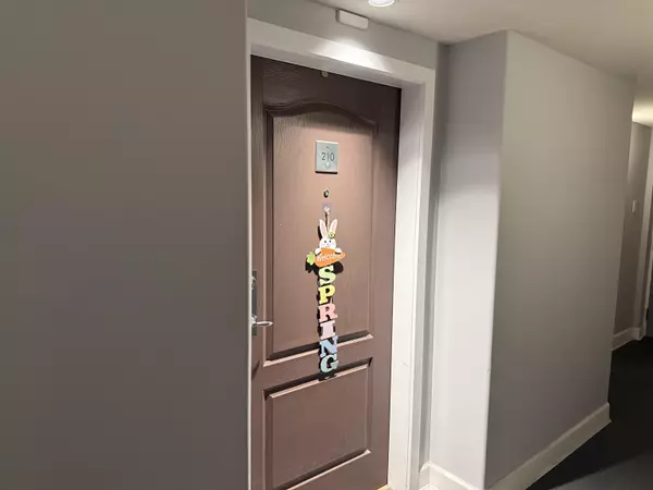 Langley, BC V3A 3R9,22022 49 AVE #210