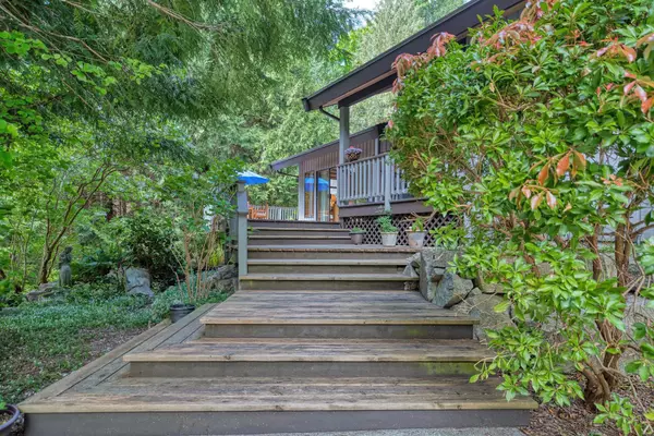 Roberts Creek, BC V0N 2W5,2024 Cassidy RD