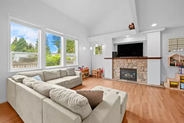 Maple Ridge, BC V2X 2S4,21868 Lougheed HWY #109