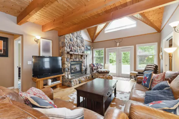 Maple Ridge, BC V2W 1M5,9955 Odell ST