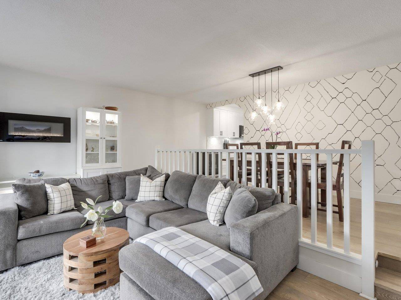 North Vancouver, BC V7R 4H8,3300 Capilano RD #139