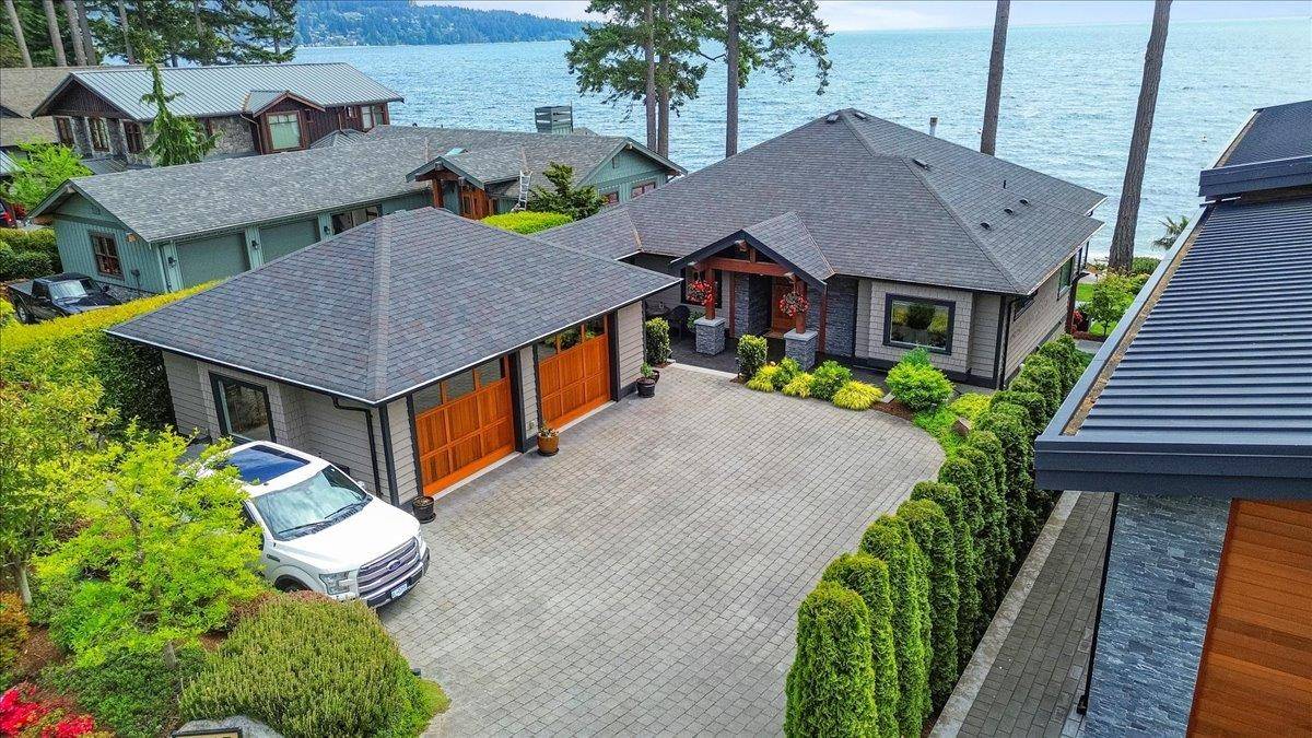 Sechelt, BC V7Z 0T8,6015 Silverstone LN
