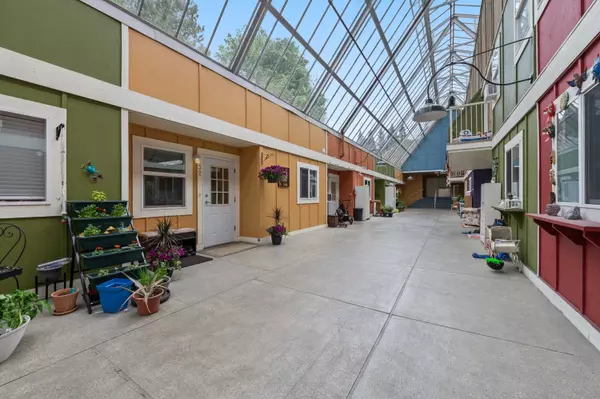 Langley, BC V1M 3W3,20543 96 AVE #32