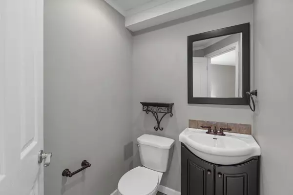 Port Coquitlam, BC V3B 1A8,2099 Lougheed HWY #A425