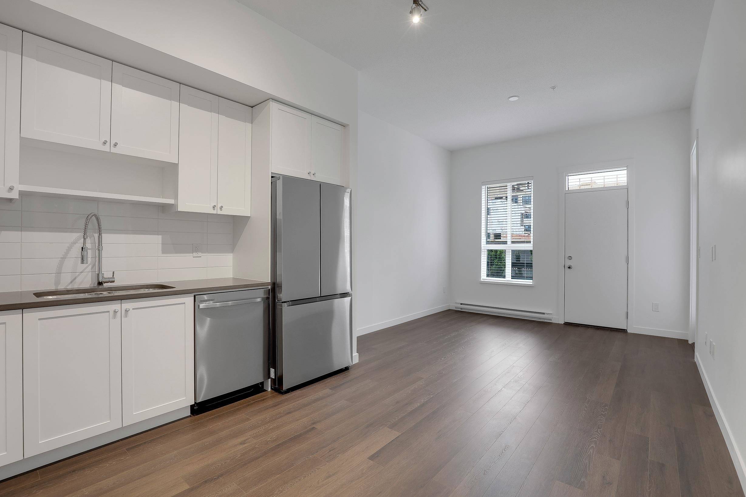 15738 85 AVE #102 Surrey, BC V4N 6Y1