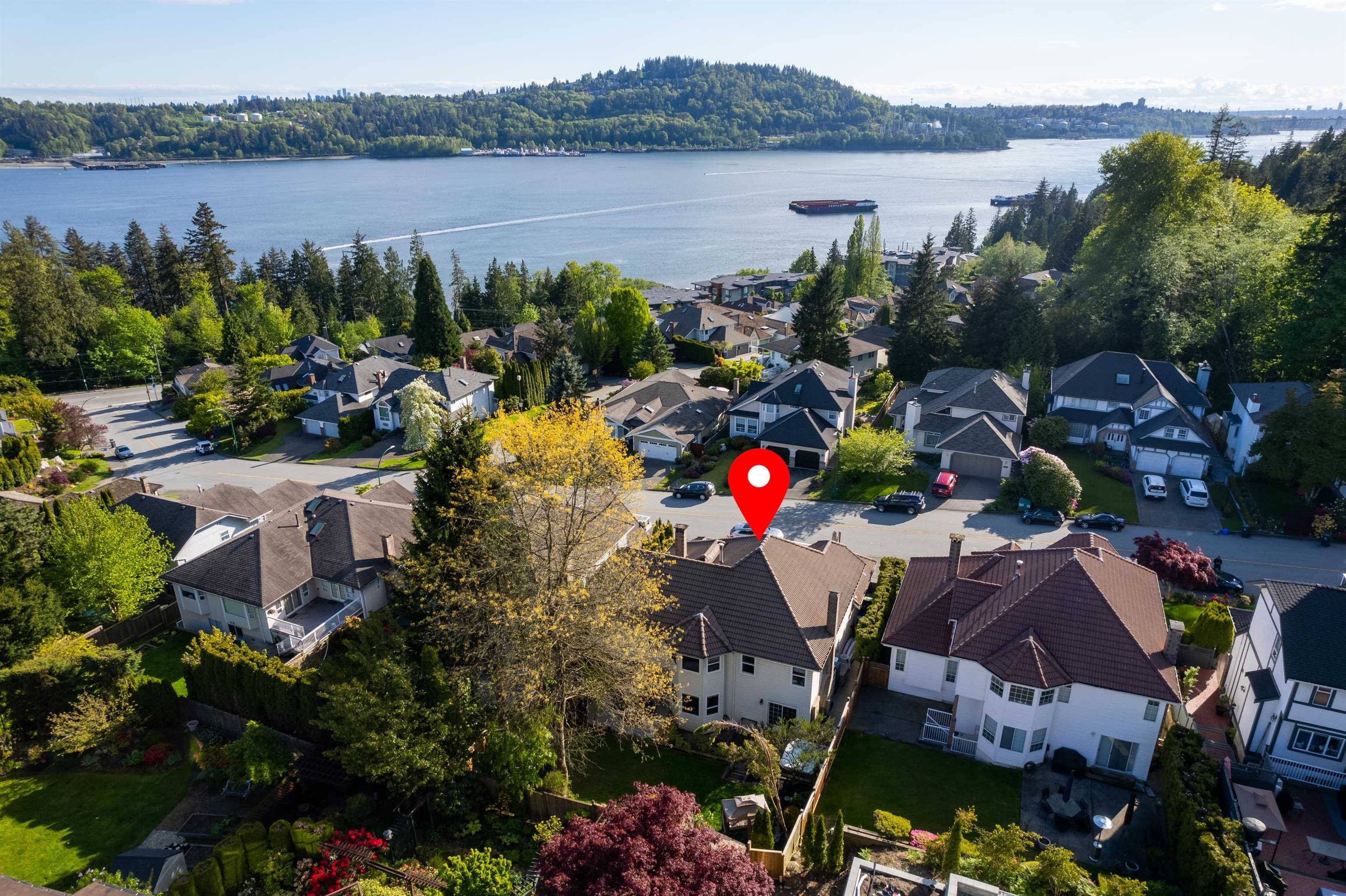 North Vancouver, BC V7G 2M2,318 Roche Point DR