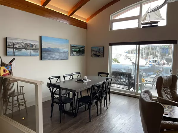 North Vancouver, BC V7M 1A6,415 Esplanade AVE #29