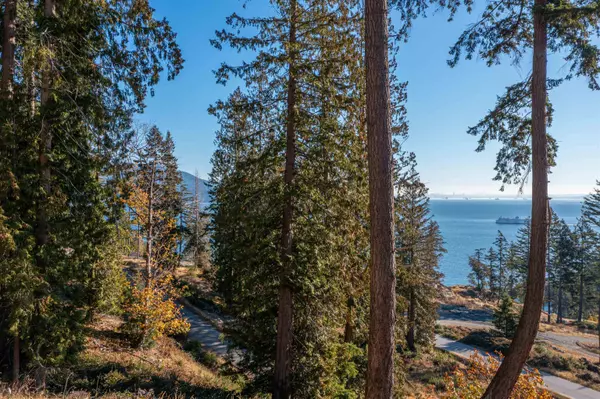 Bowen Island, BC V0N 1G2,814 Mcintosh LN