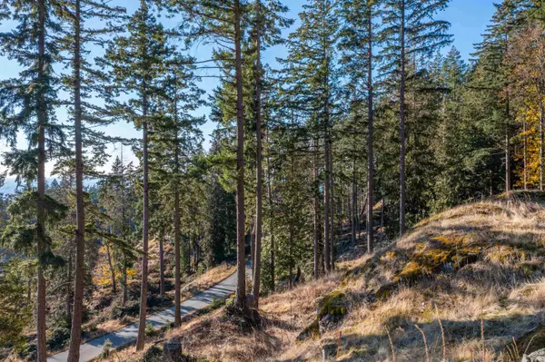 Bowen Island, BC V0N 1G2,818 Mcintosh LN