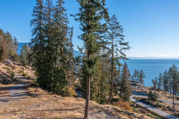 Bowen Island, BC V0N 1G2,818 Mcintosh LN