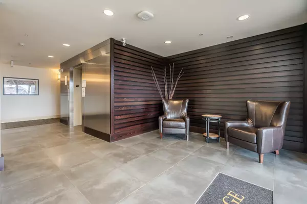 Surrey, BC V3S 6X6,16396 64 AVE #209