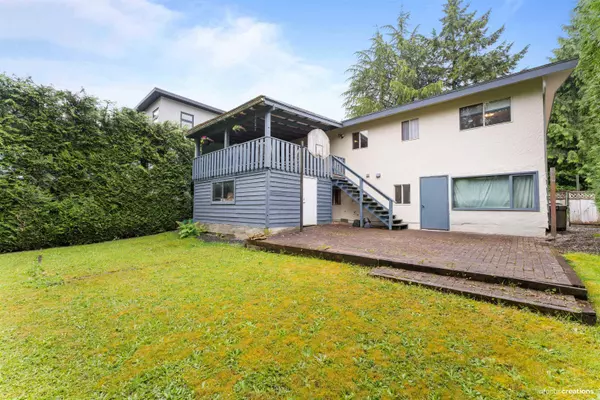 Surrey, BC V3W 5Z3,13821 77a AVE