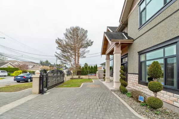 Richmond, BC V7A 2N4,10051 Leonard RD
