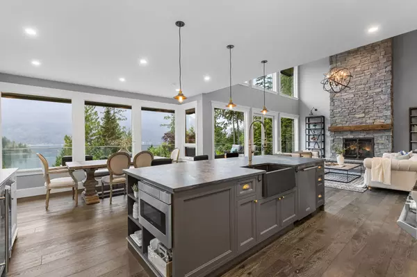 Belcarra, BC V3H 4S3,3377 Senkler RD