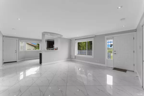 Surrey, BC V3V 7M8,13435 92 AVE
