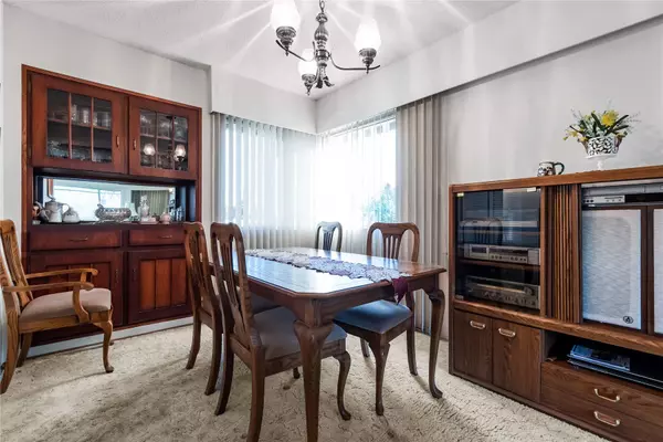 White Rock, BC V4B 4S5,1518 Parker PL