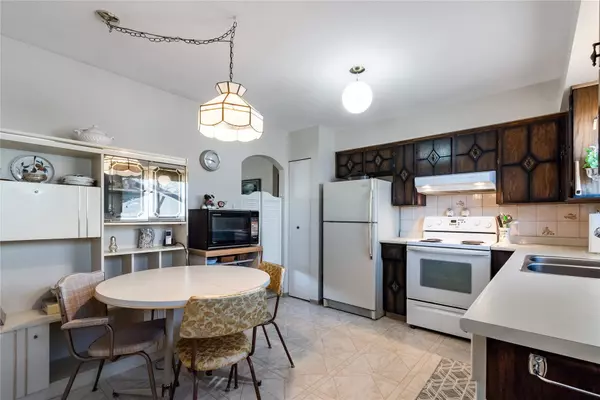 White Rock, BC V4B 4S5,1518 Parker PL