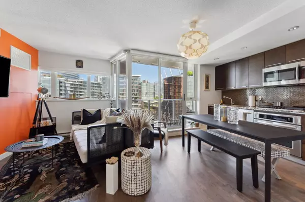 Vancouver, BC V6B 0A7,918 Cooperage WAY #1701