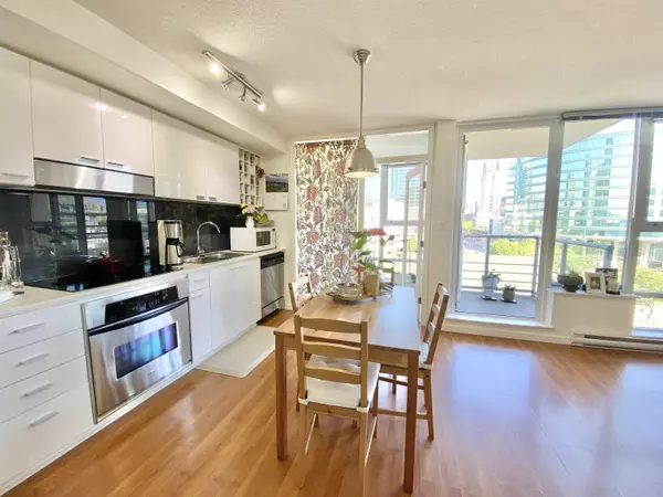 Vancouver, BC V6B 1X2,602 Citadel Parade #905