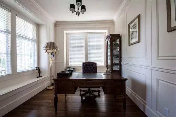 Vancouver, BC V6P 1Y8,1419 W 59th AVE